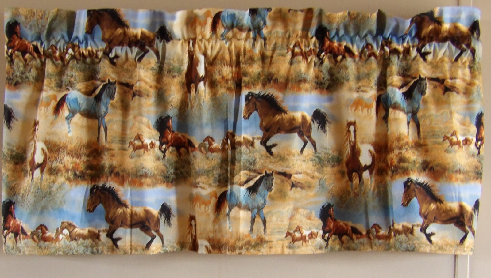 Horse Valance, rustic Western style curtain, Ranch kitchen, Farm, Cabin