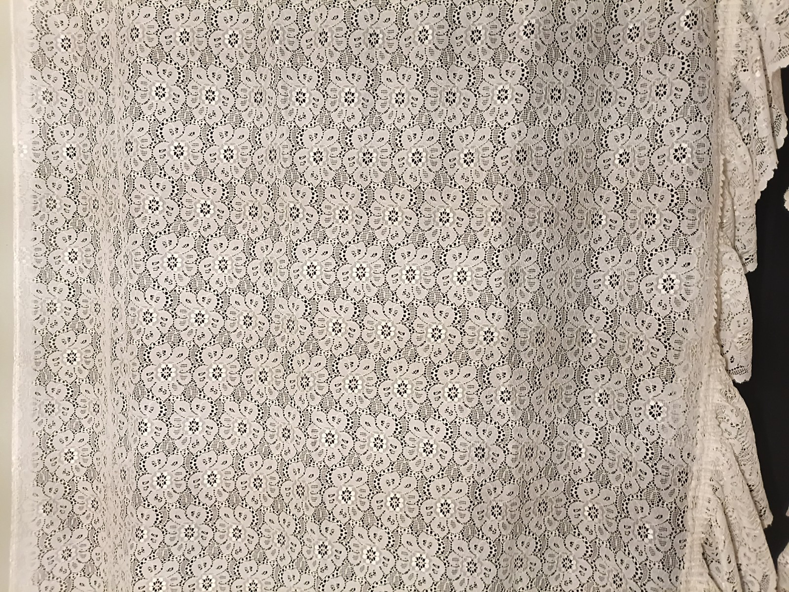 2 Cream Lace Curtain Panels Ruffles w/tiebacks 81″ x 40″