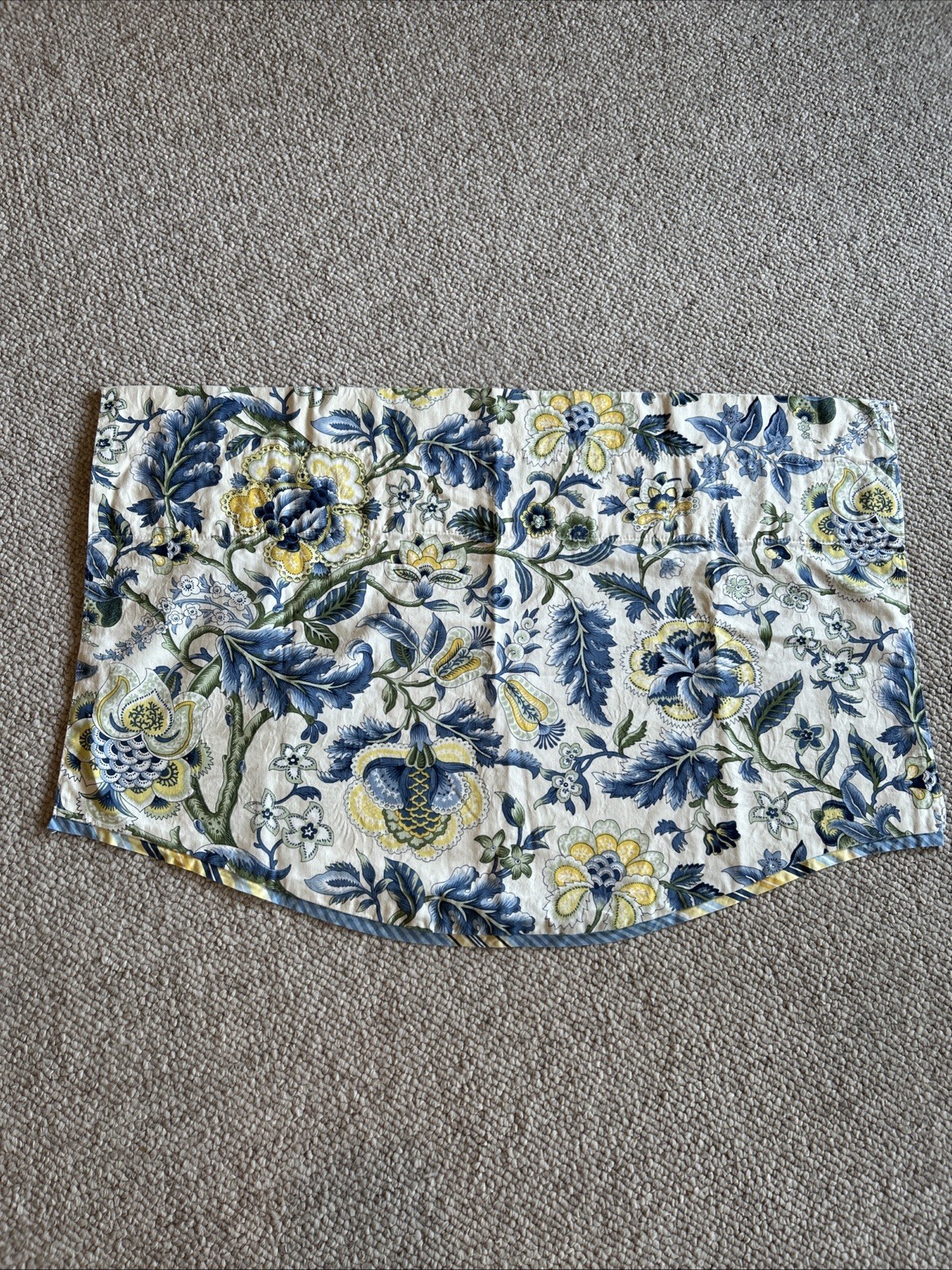 Waverly Imperial Dress Porcelain Jacobean Floral Blue Curtains 20” X 29” Valance
