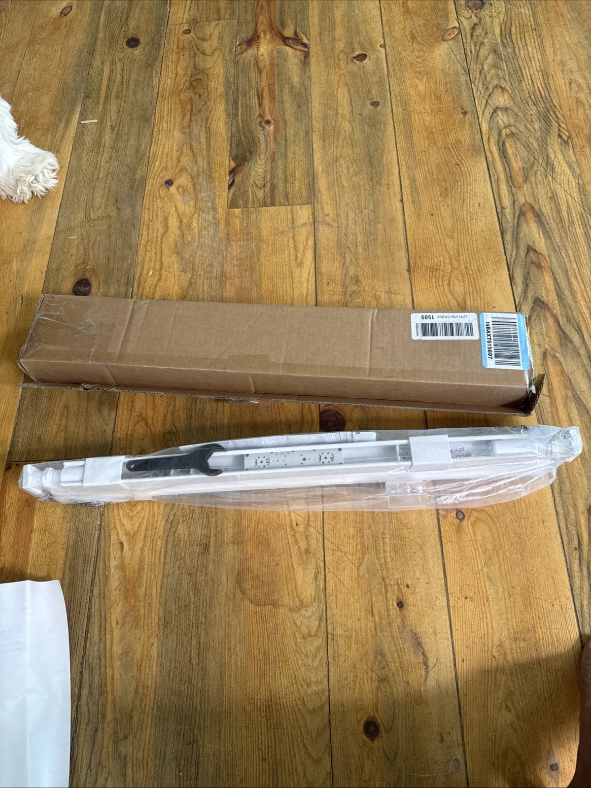 Space-Saving White Cordless Cellular Shades – 22″ W x 36″ H