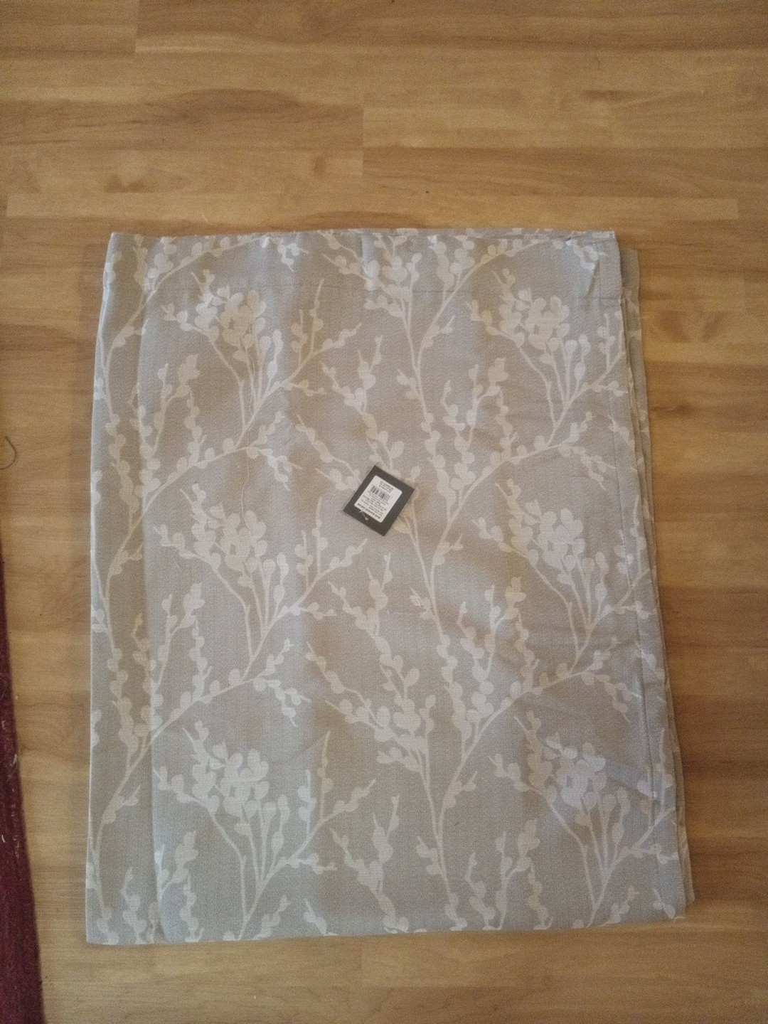 Threshold Floral Botanical 99% Blackout Curtain Panel Beige White 50×63 Window