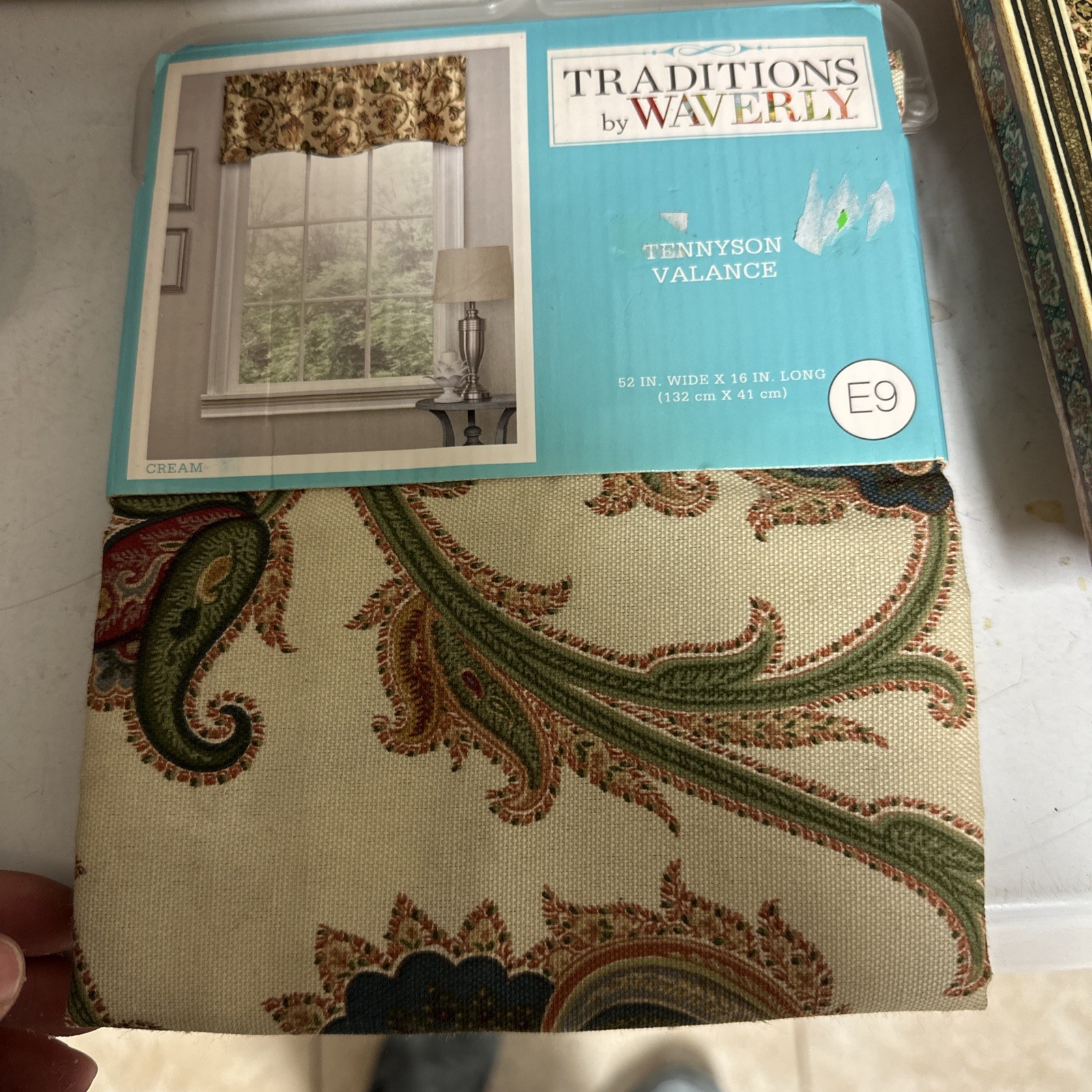 WAVERLY Traditions Tennyson Window Valance 52” X 16” E9 NEW