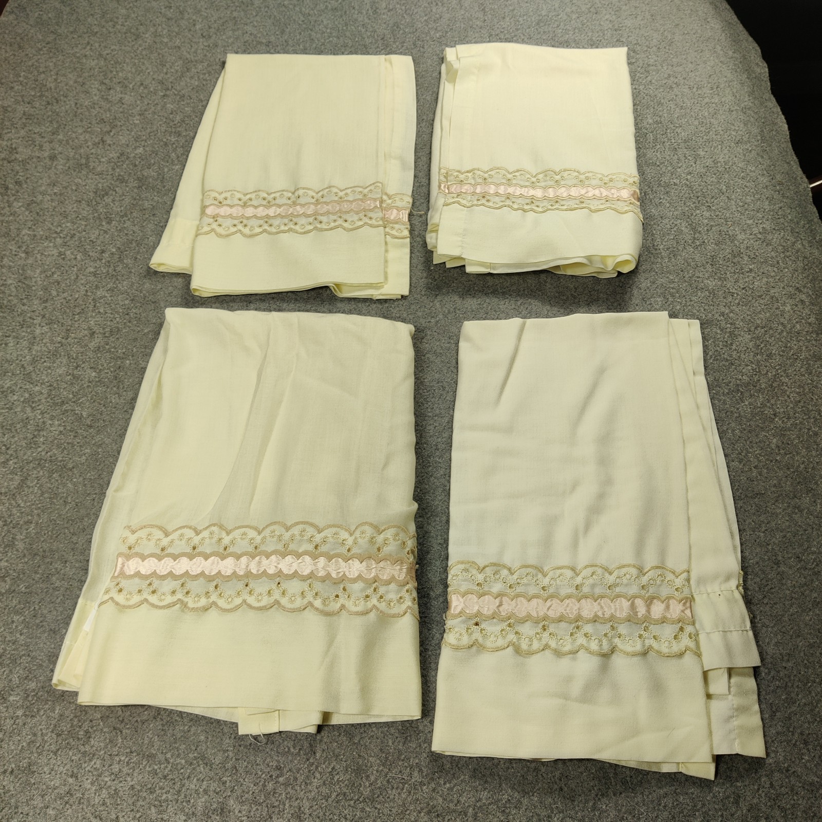 Vintage J C Penny Cafe Curtains Four Panel Set Cream Ribbon Scallop Cottage USA