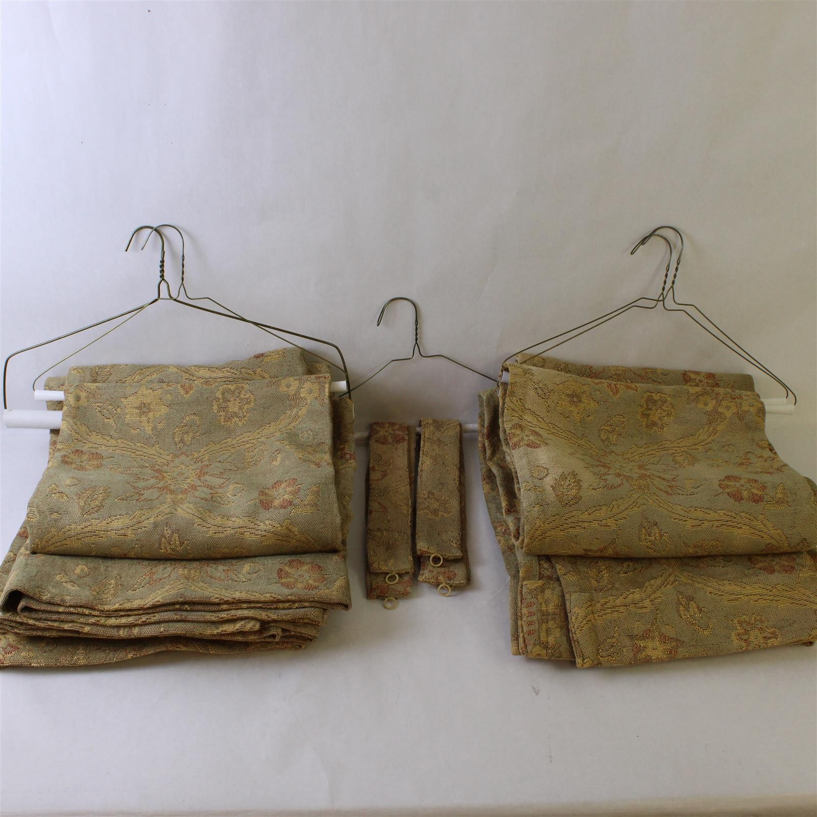 Lot of 4 Jacquard Drapery Panels 54″ x 84″ (7ft) with Matching Ties