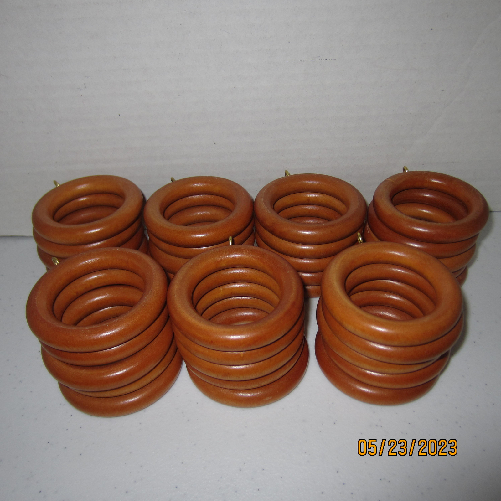 Lot of 35 Medium Brown Wooden Drapery Curtain Rings Crafts 2 3/4″ Eyelets
