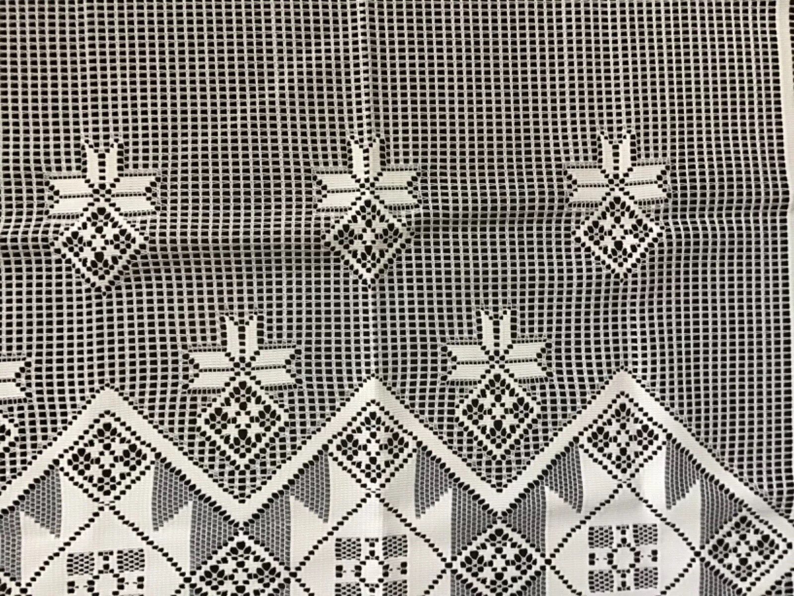 Window Tier Lace Ivory Patchwork Quilt design 60’W x 35’L