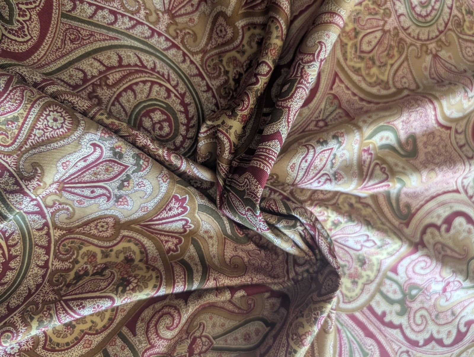 Waverly Paddock Shawl Valance. 100% Cotton. Fabric By The Yard . 55″ Wide