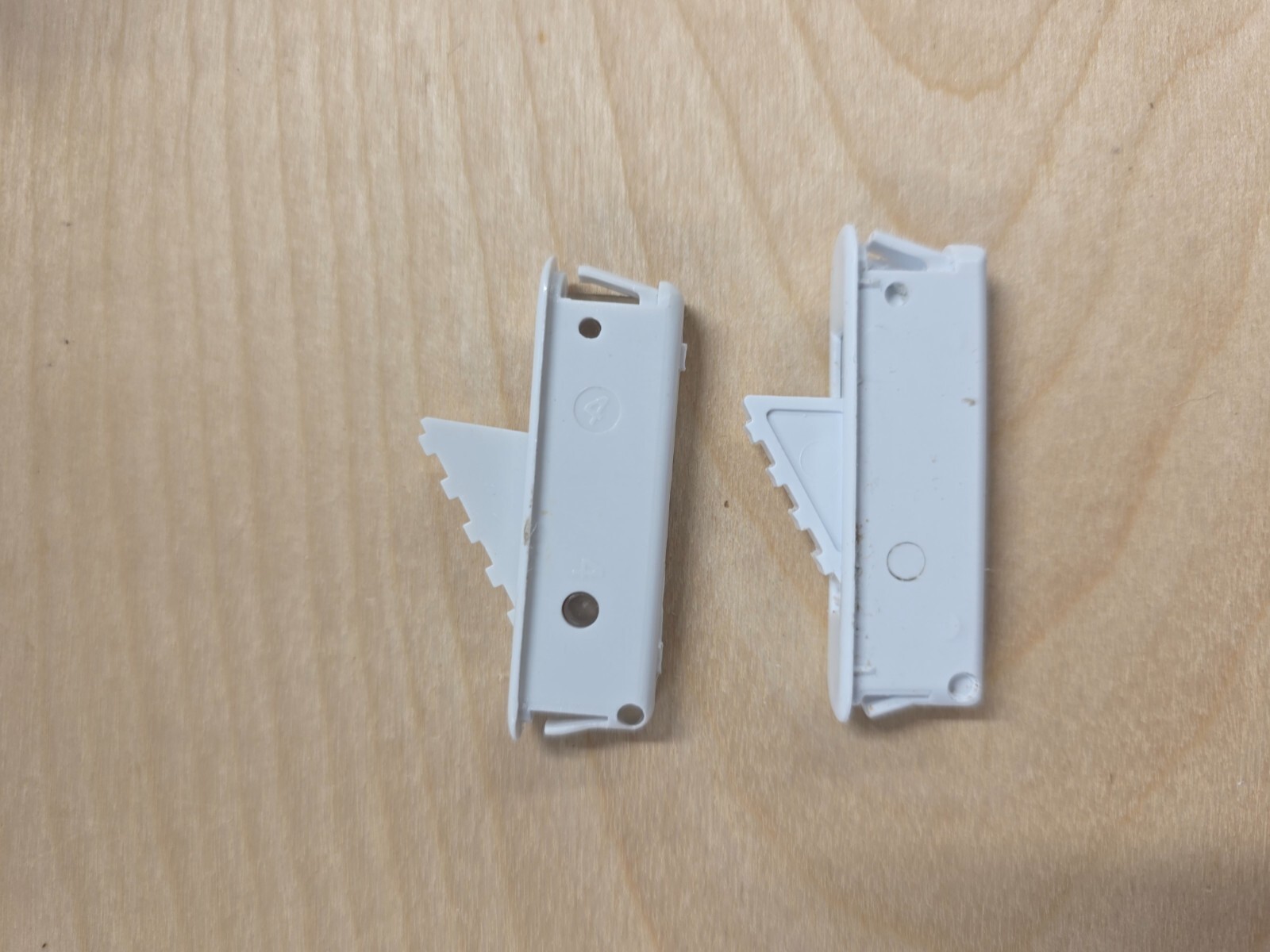 Vent latch for Vinyl Windows, WHITE / Ridgid latch. sold as a set of 2
