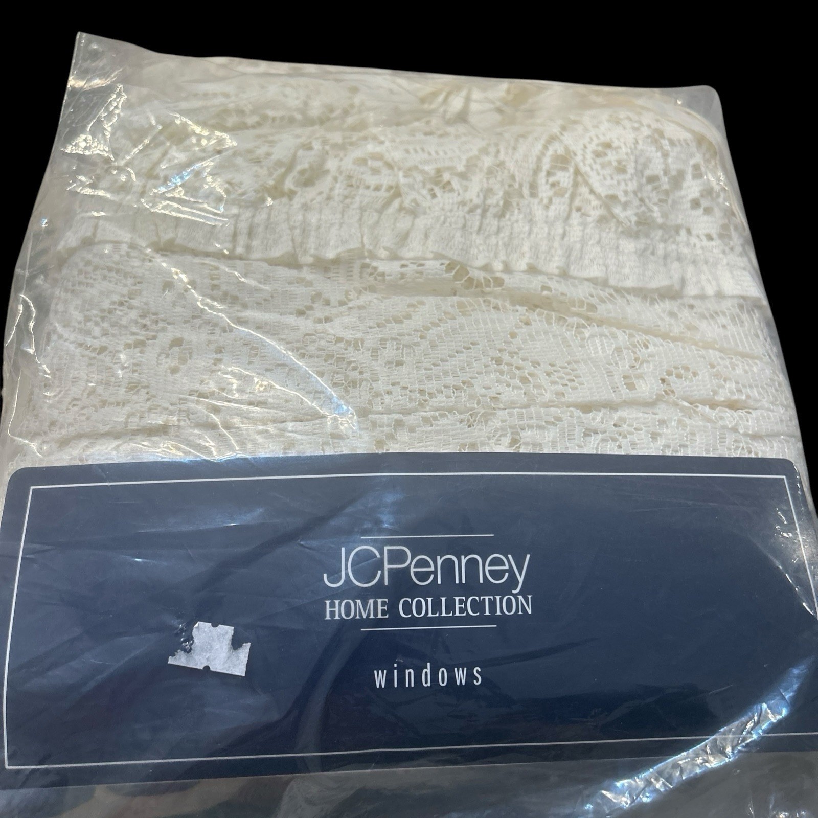 JCPenney The Home Collection Susan Lace Pantaloon Valance 58×16 Creamy Vanilla