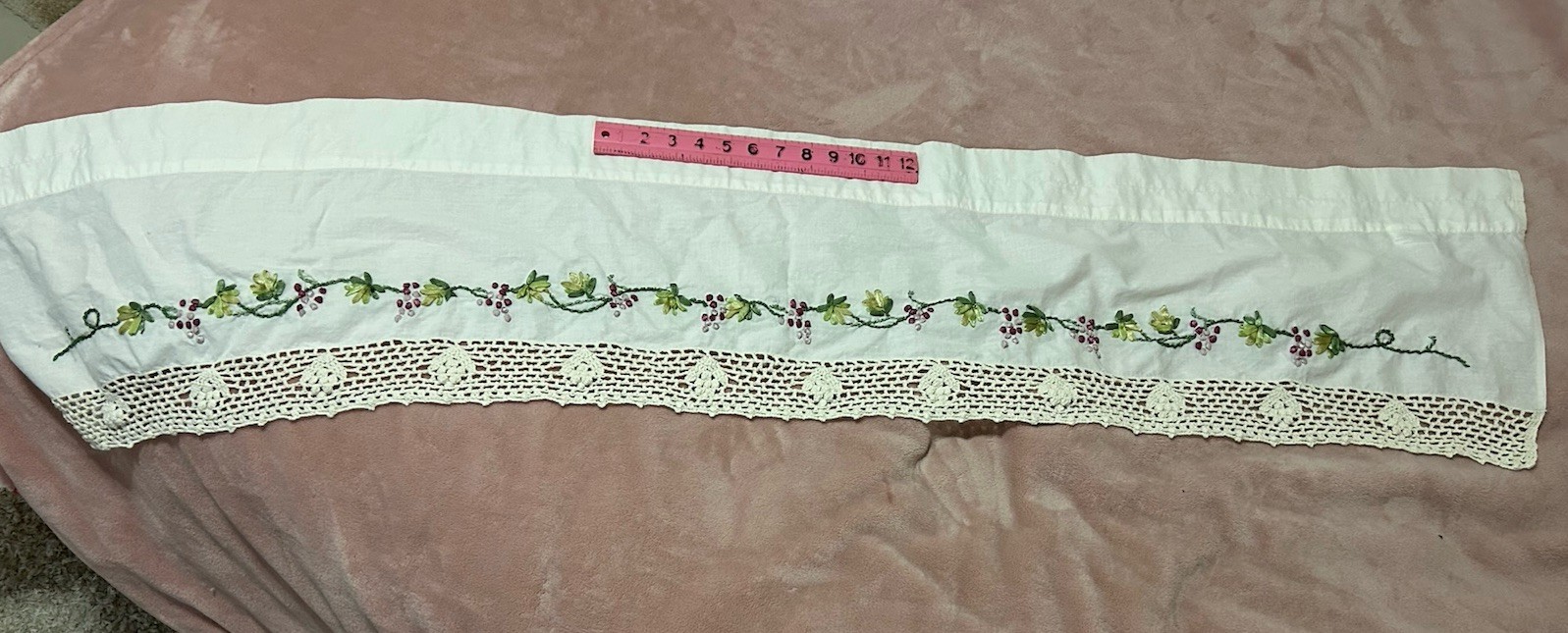 Grapes Embroidered Home Kitchen Window Valance Crocheted Edge Cottage Core 59”