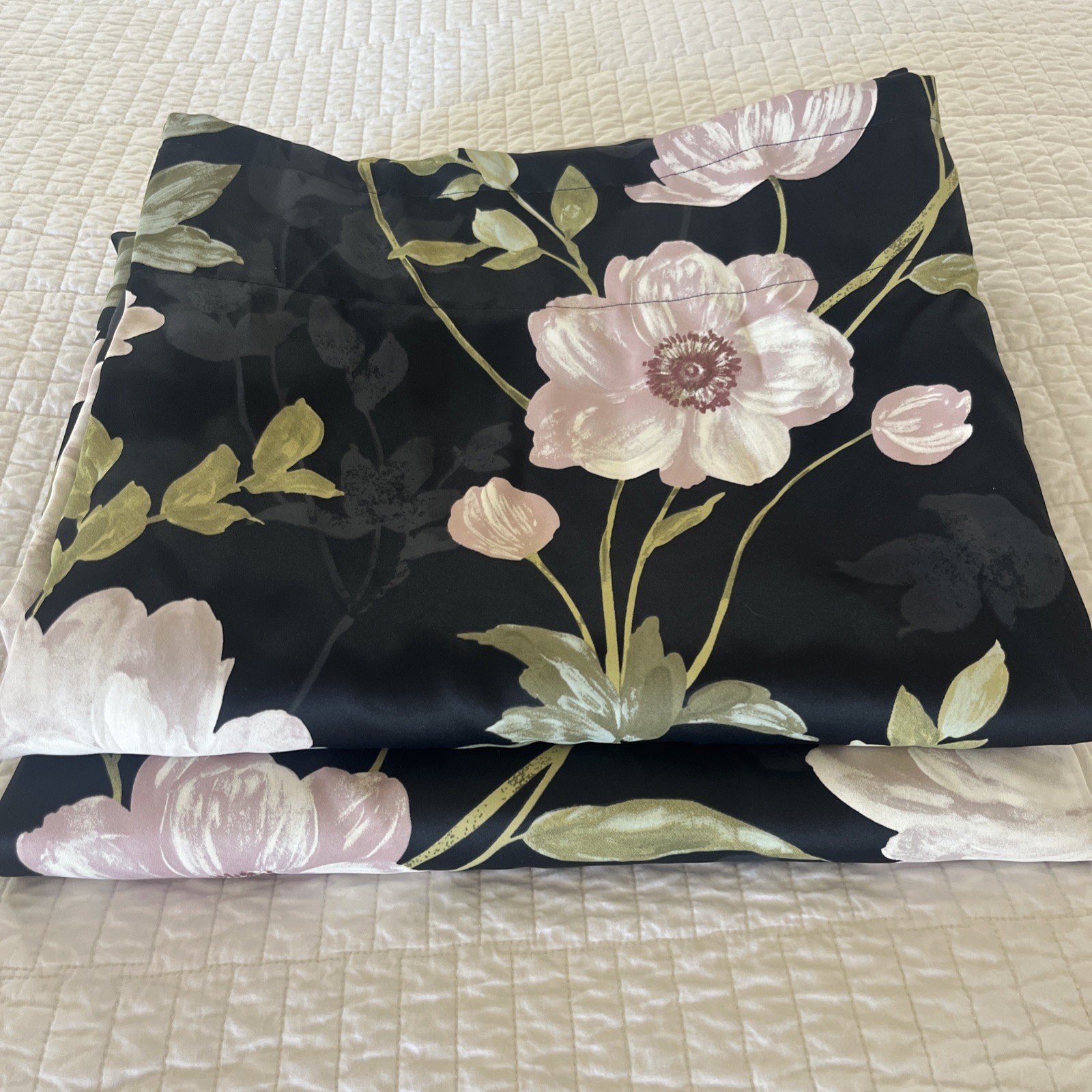 IKEA ROSENMOTT Blackout Curtains 2 Panels (1 pair) 57×98 Black Floral Polyester
