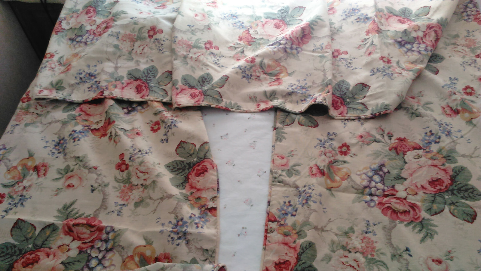 CHAPS LARGE WINDOW SCARF-2 FABRICS-PARCHMENT AND PLAID-252″ LONG COTTON FABRIC