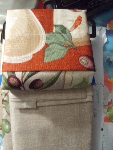 INTERIORS~OLIVE BOTTLES/OLIVES~3 PIECE TIER & VALANCE CURTAIN SET~NEW~ROD POCKET