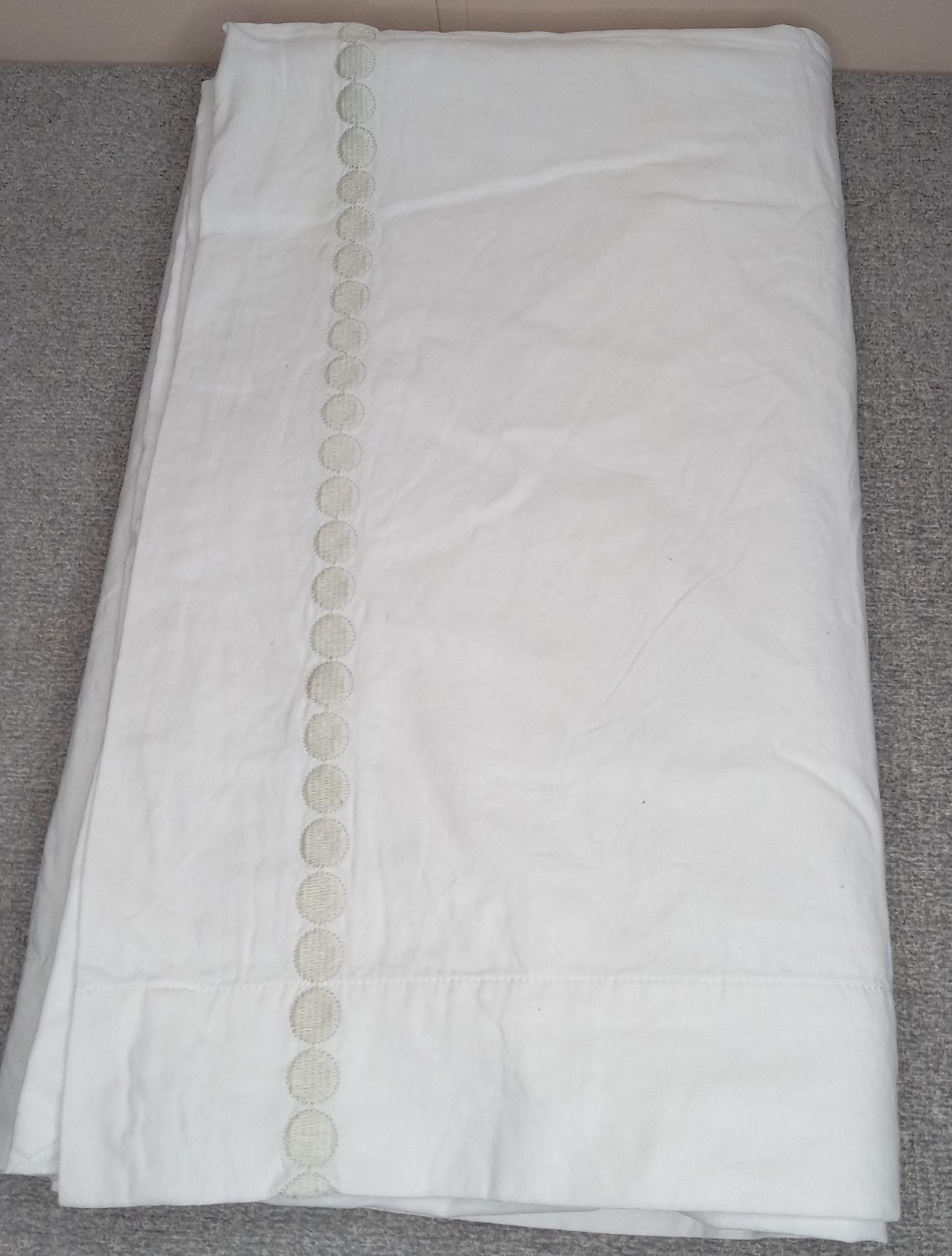 Pottery Barn Linen Cotton White Curtain Panel Embroidered Green Dots 49.5 x 80″