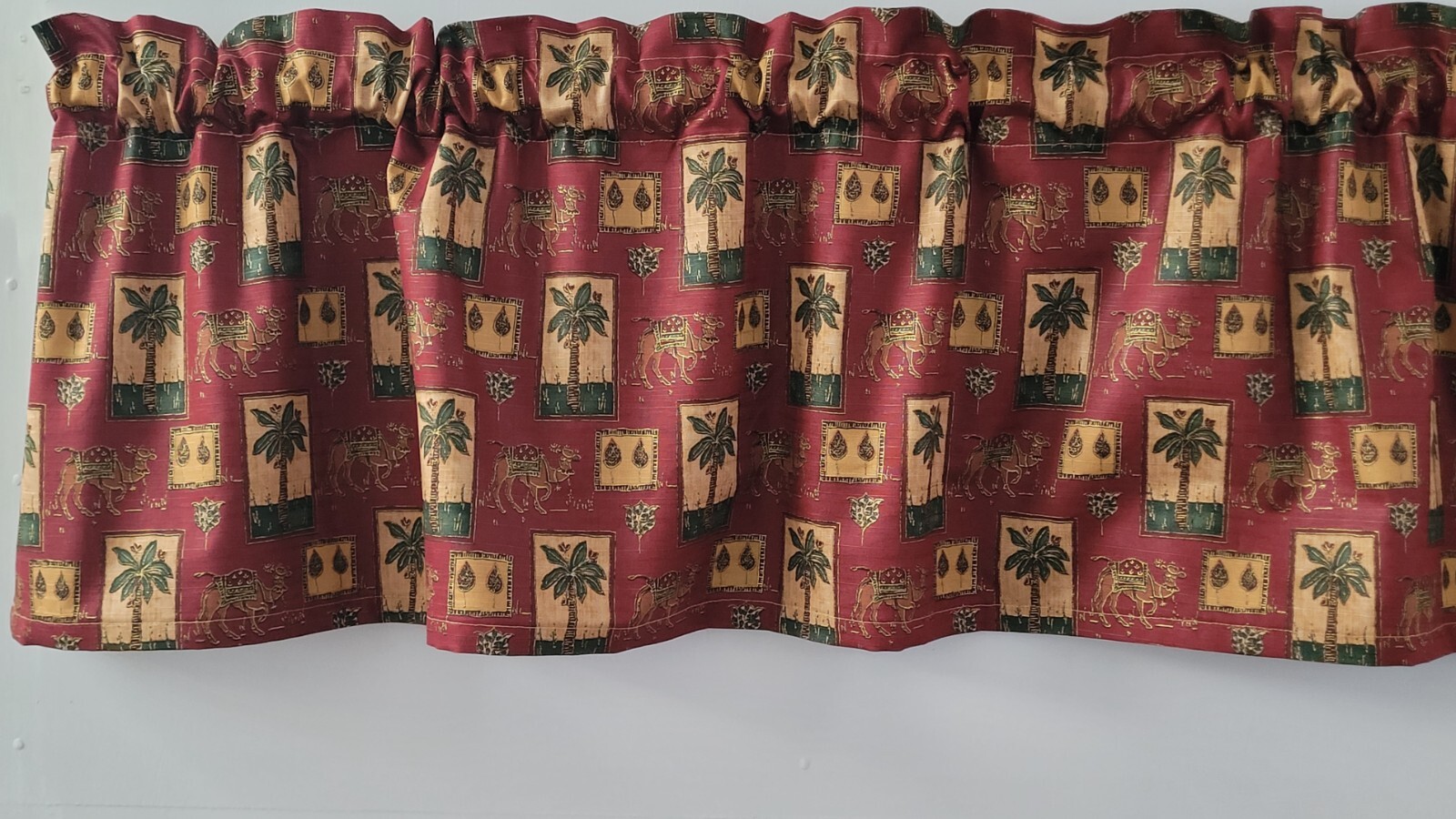 Mill Creek Camel Print Valance, Red Camel Valance, Gold Valance (52″ x 14.75″)