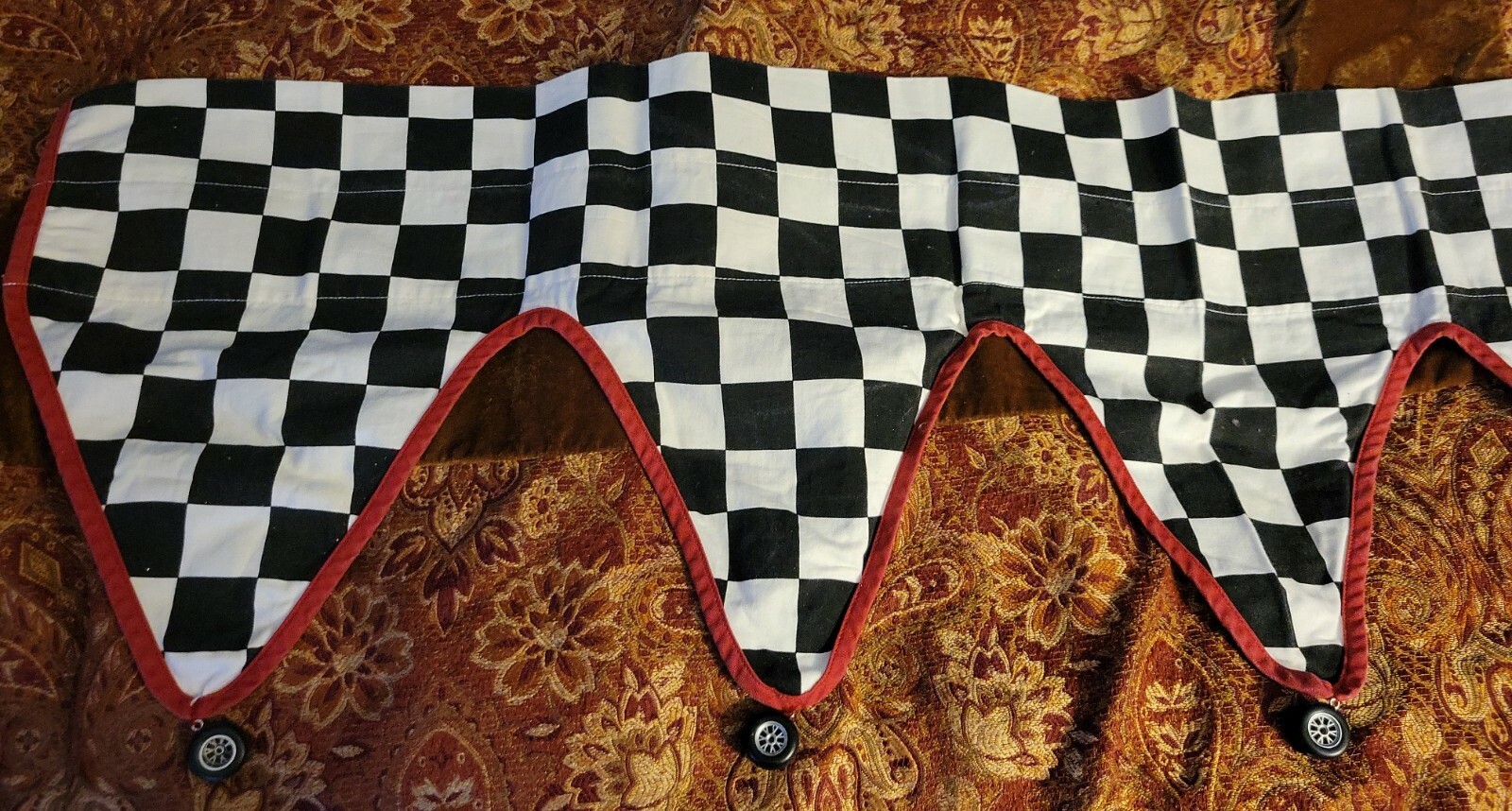 Black & White Chek Valance by Borders Unlimited