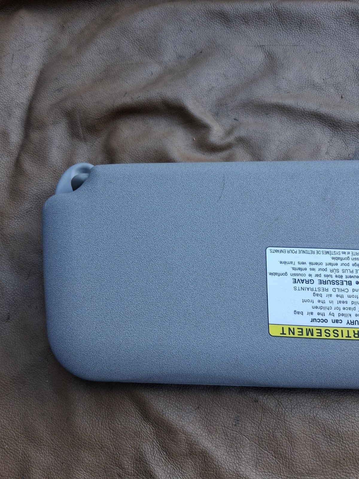 Right Passenger Side Sun Visor with RAV4 2004-2005 Right Passenger Side W/light