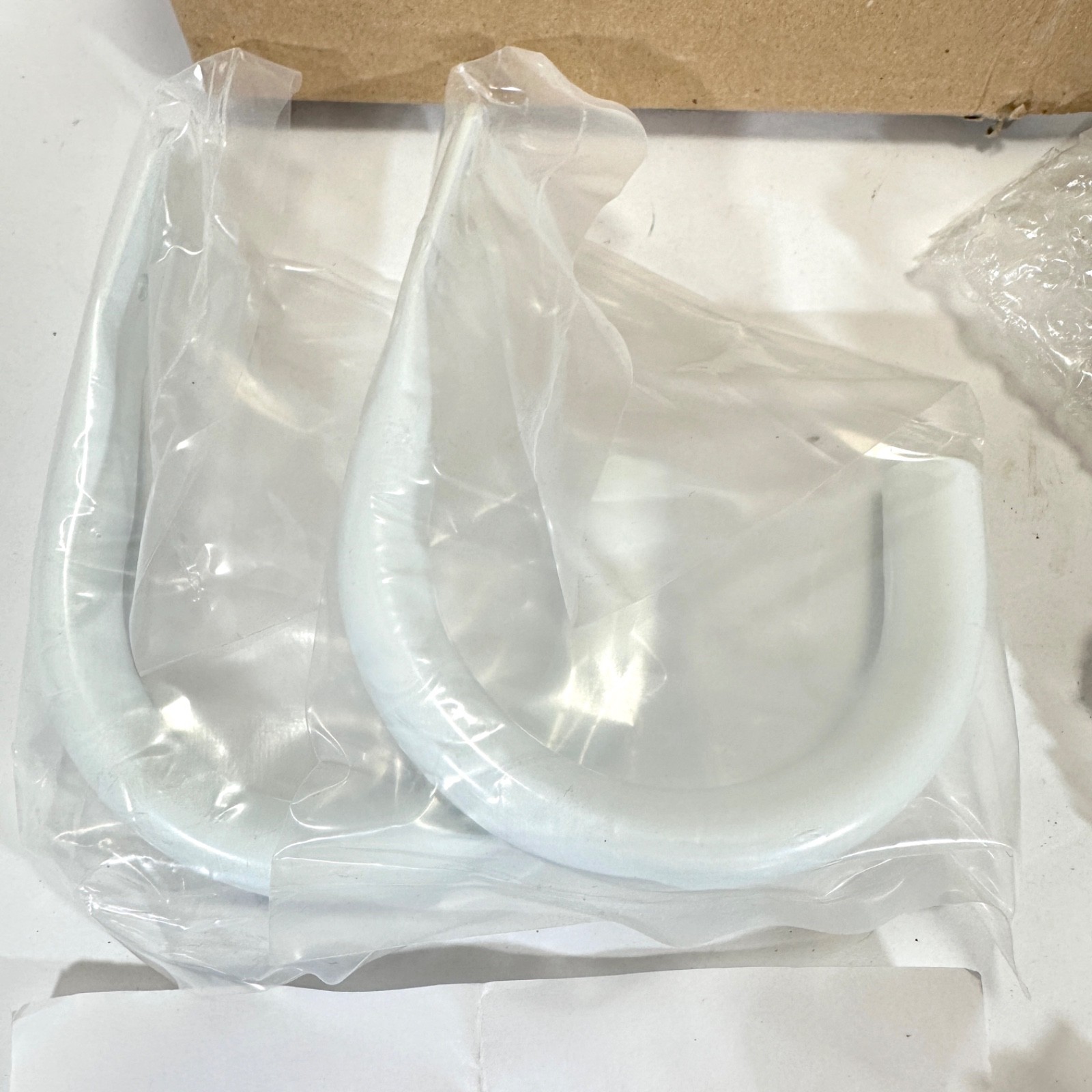 Lillian Vernon Ceramic All Sports Curtain Holdbacks Wall Mount 2-Piece Set – New