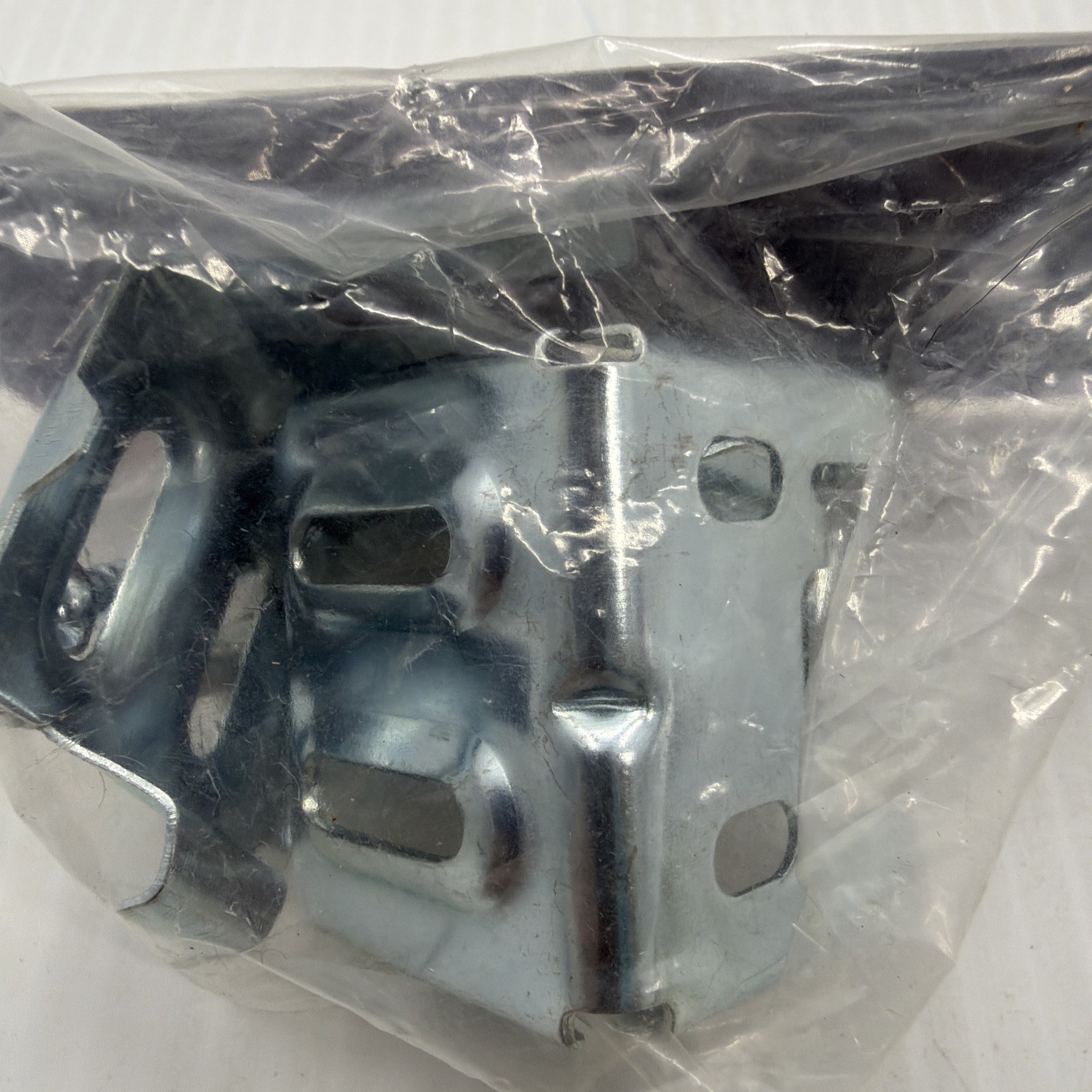 LEVOLOR Vinyl and Aluminum Blind Mounting Bracket Set #929835 NEW {67}