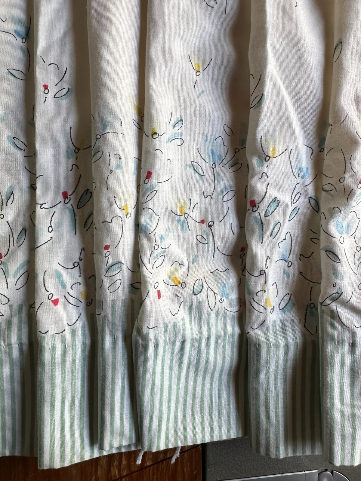 6 Green White Striped & Floral Curtain Panels 30.5Lx29w & 5 Valances 13.5lx56w