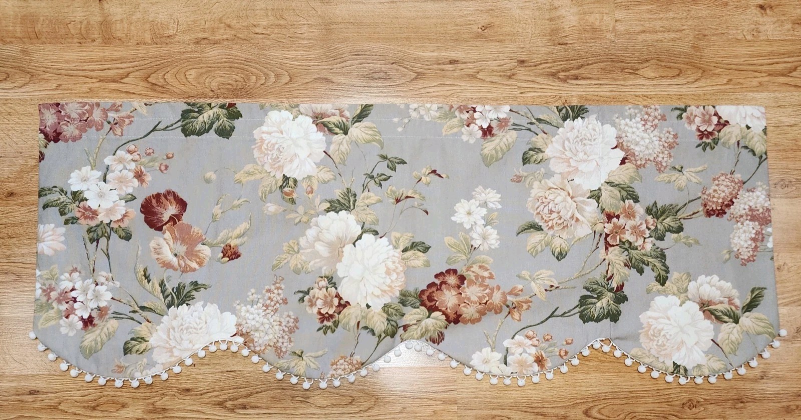 Vintage 1980s Floral Cream Peony Valance Window Treatment 49 x 17 inches Pom Pom