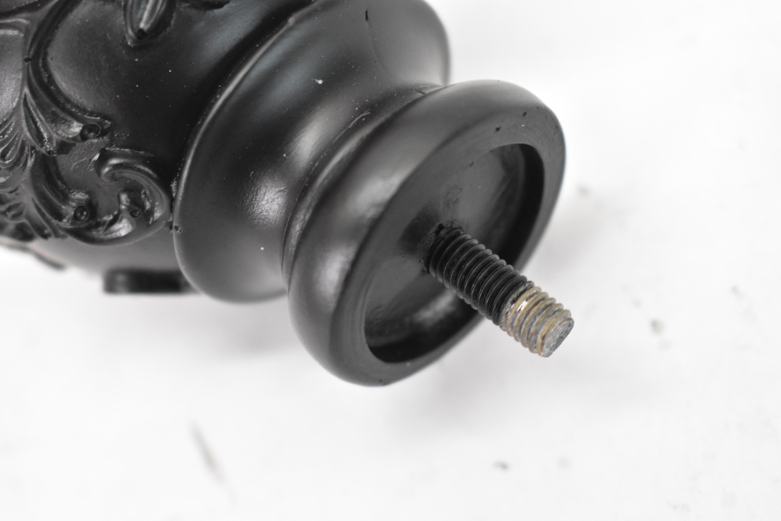 ER1015-03 3672 Finials Black Cast Aluminum 2 Pack Screw-On Vine 1 Inch