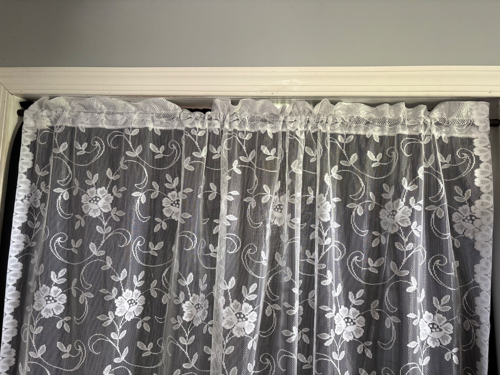 JCPenney Home Collection Floral Lace Curtain Panel 31″ L x 54″ W Cream Sheer