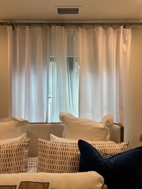 BRAND NEW SUNBRELLA LIGHT FILTERING WHITE DRAPES 50 X 96 (5 SETS)