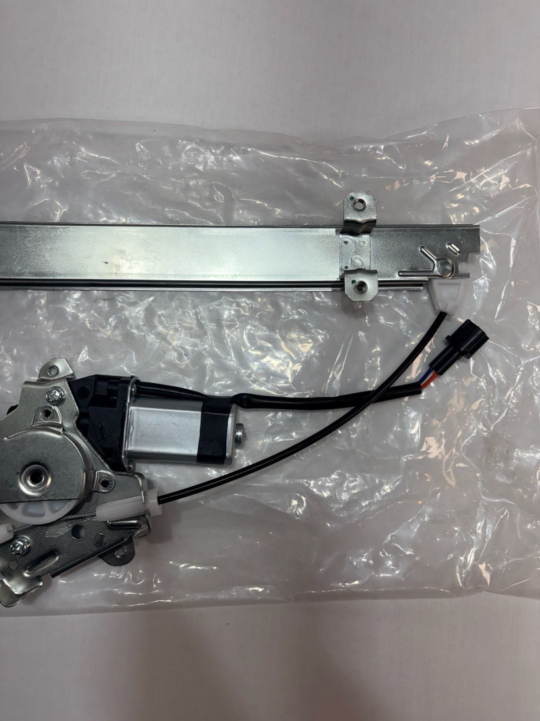 2005-2015 Nissan Frontier Front Driver Side Window Regulator w/Motor 741-348