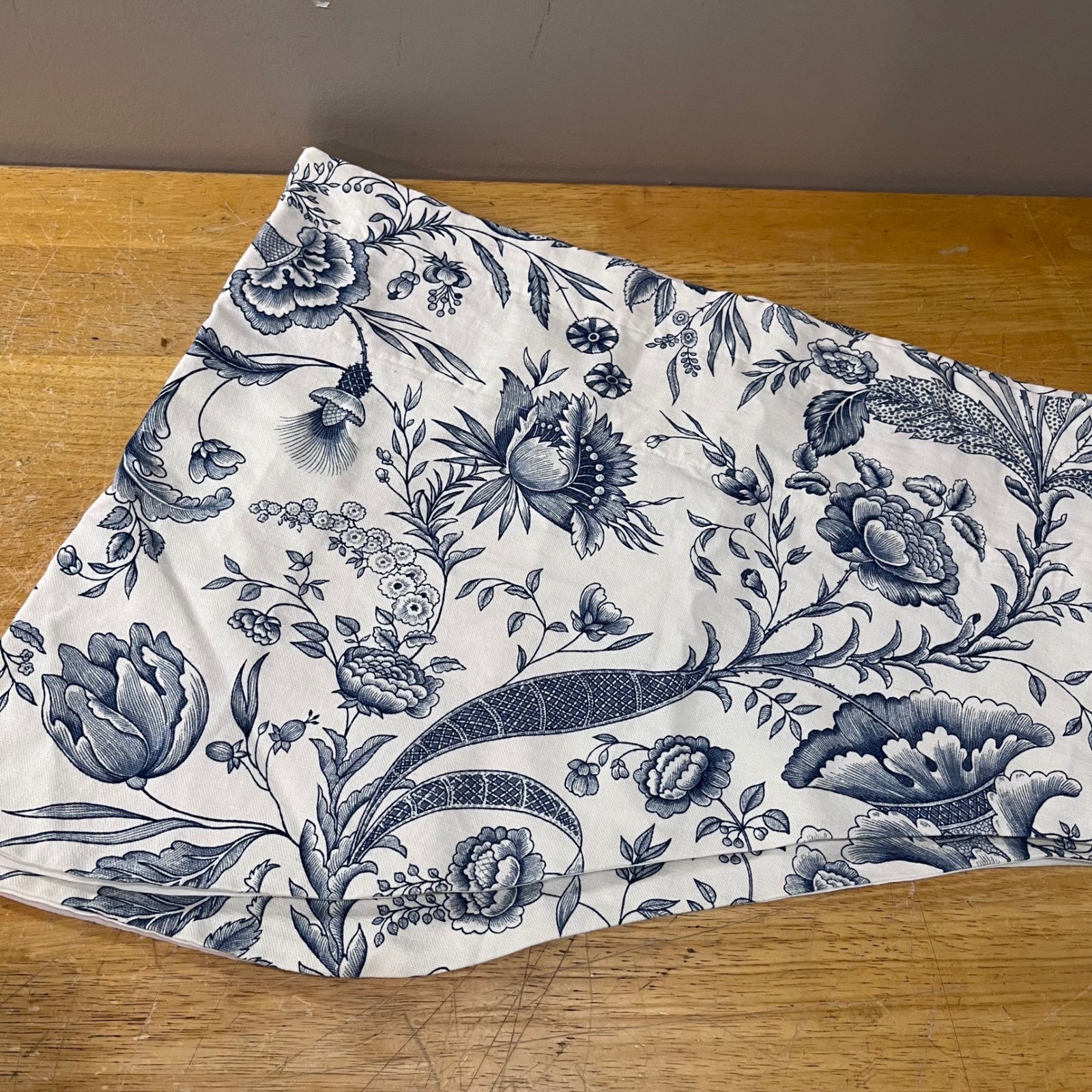 Vtg Blue White Floral Toile Scalloped Valance 100×19 French Country Cottagecore