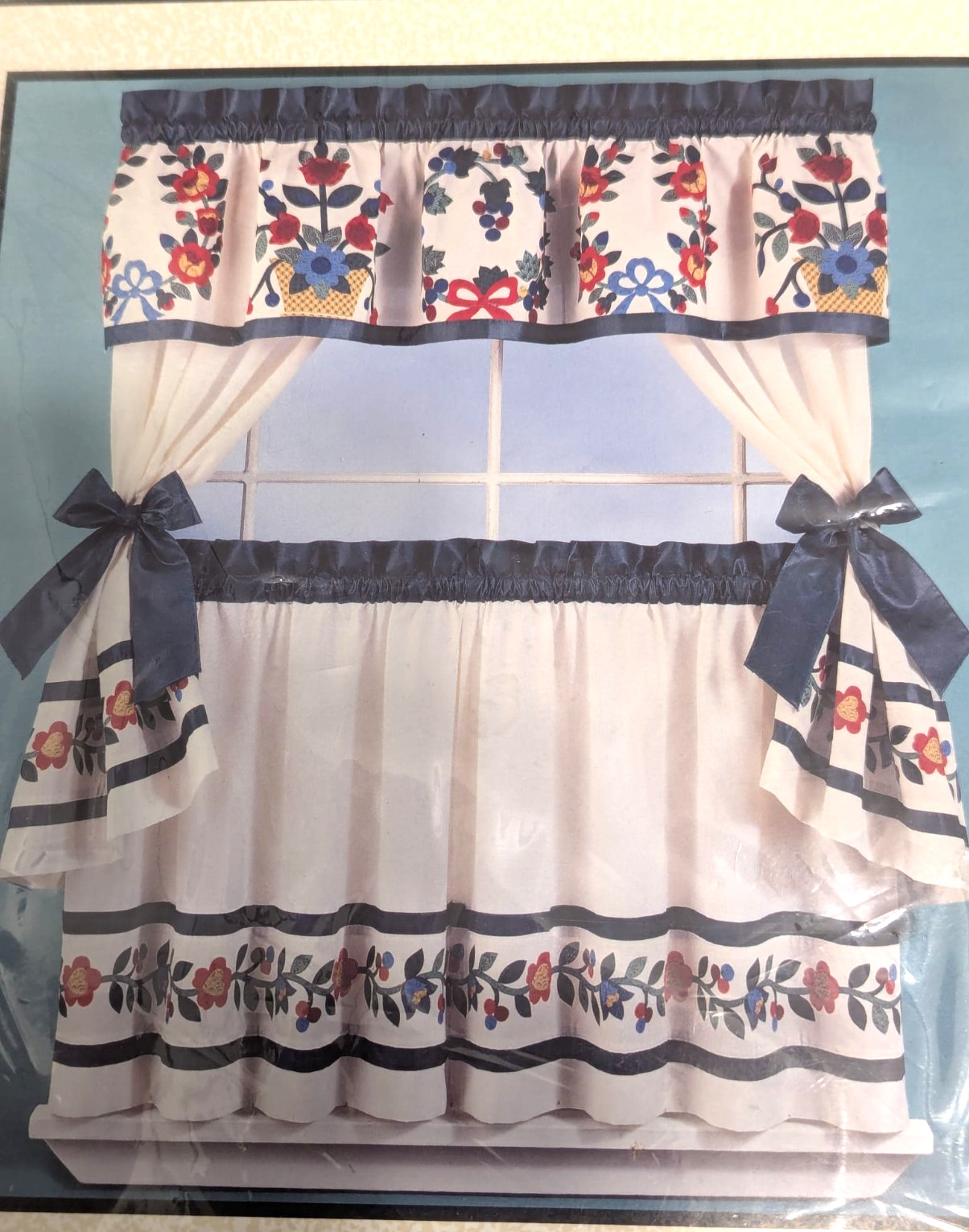 Vtg Tailored Tier Curtain Folk Art Style 60 W x 13 L” Valance