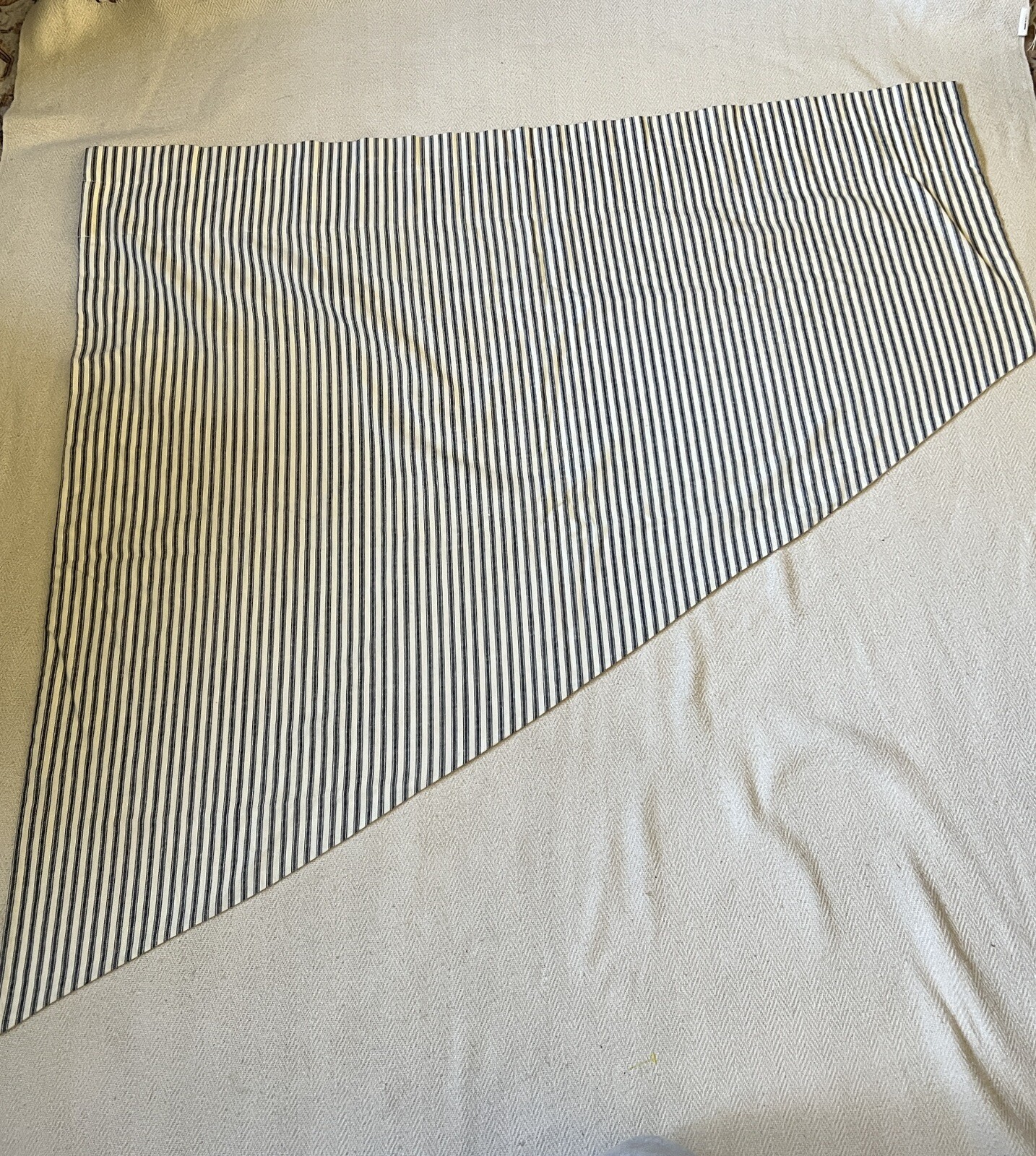 Three Piece Swag Valance Set, White Navy Ticking Stripe, 63″, Rod Pocket, Lined