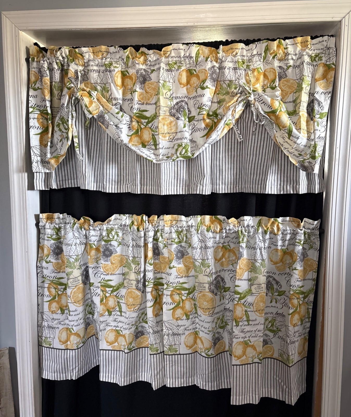 JC Penny Lemon-Print Kitchen Curtain Set 60″ W Valance Tier Panels