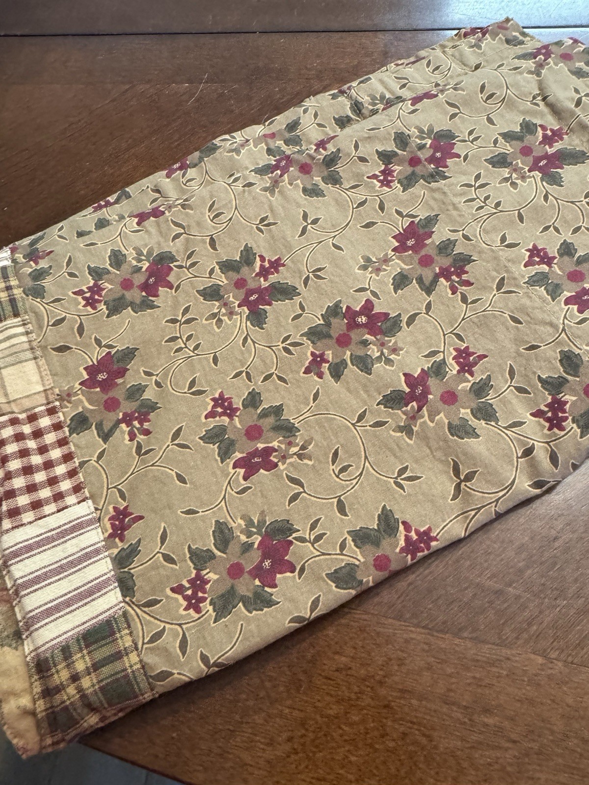 2 ~~Nancy’s Nook Valance Curtains Farmhouse Prim Patchwork Floral Plaid Farm