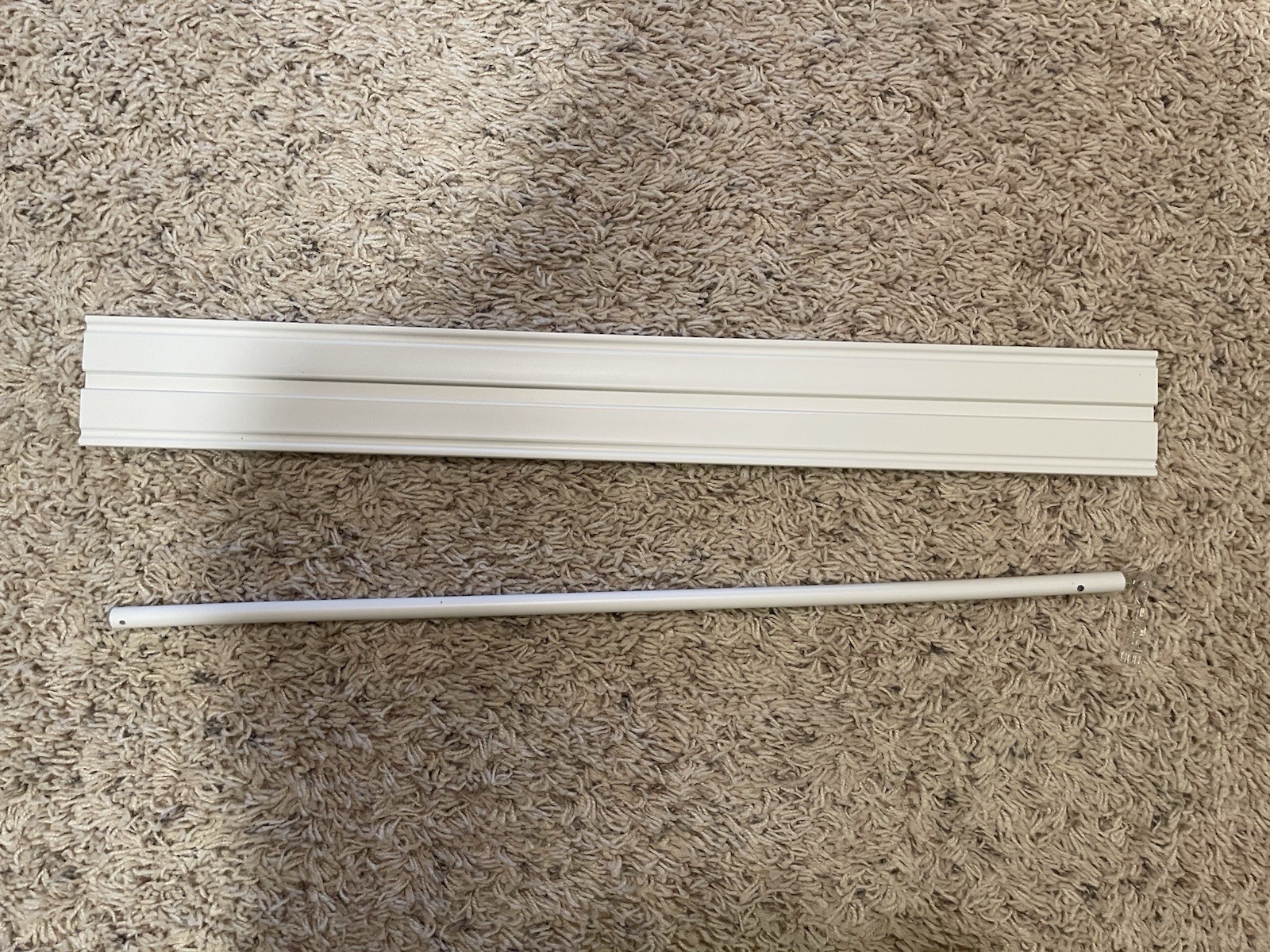 Nien Made Cordless Faux Wood Blinds White ~20.5” Wide Open Box