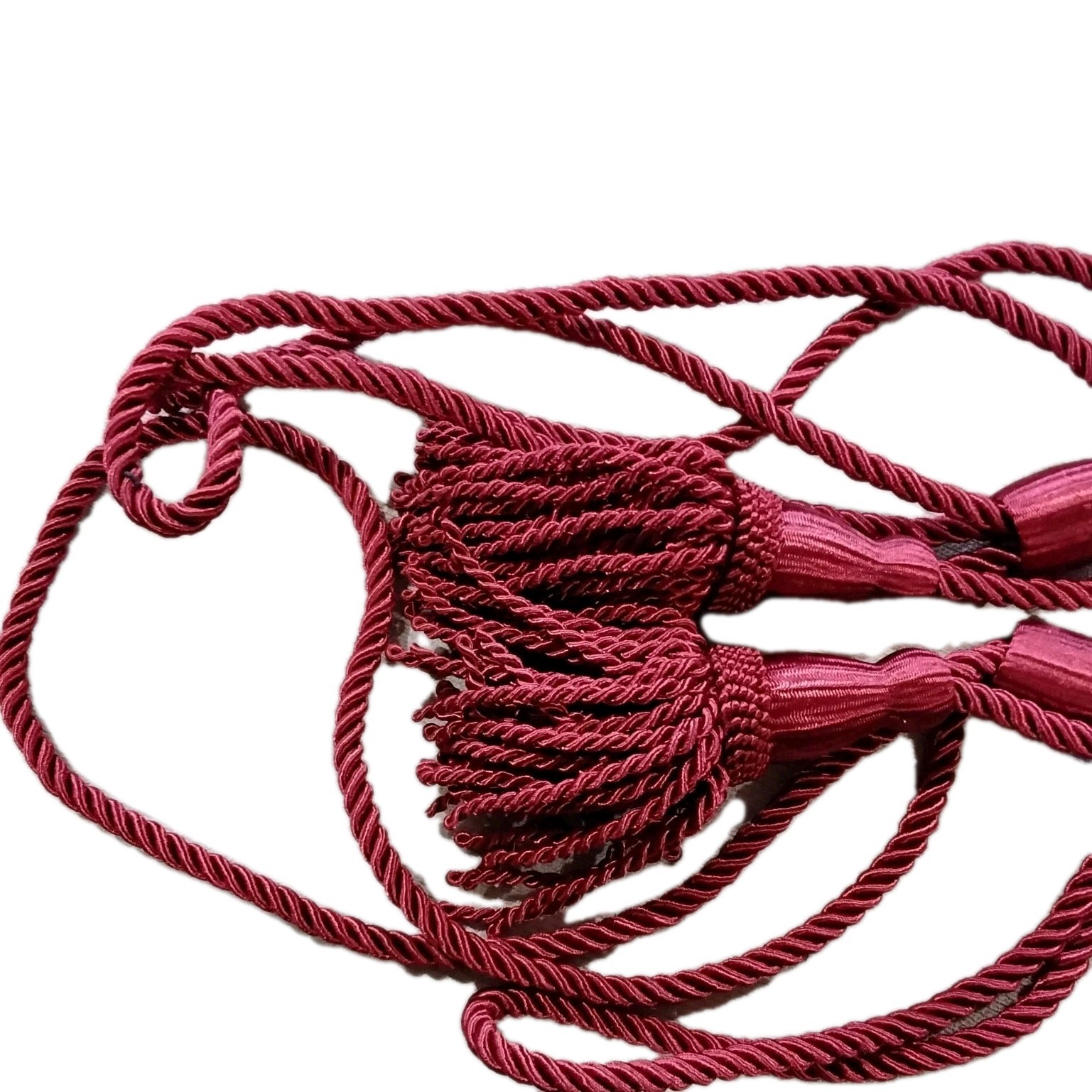 Curtain Tiebacks. Set Of 2. Burgundy. 28″ Excellent Pre-owned Condition.