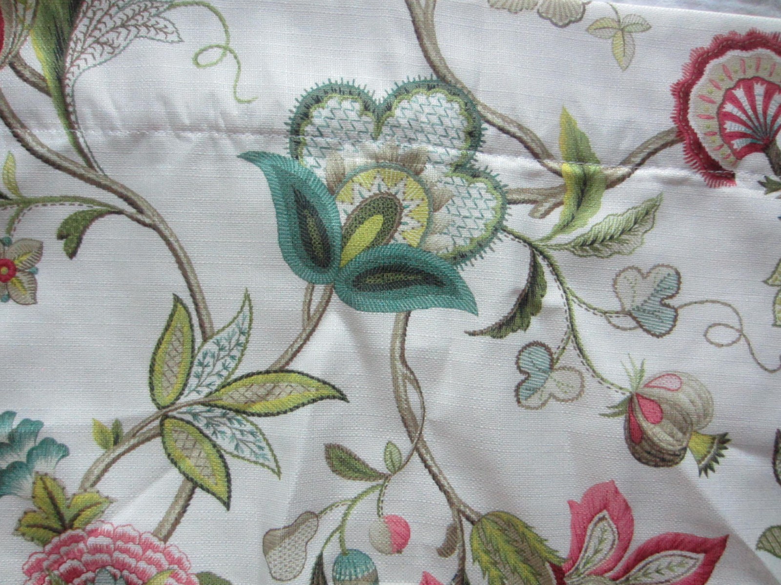 One Scalloped Valance Regency Program RN20739 Lined Floral 70″ x 17″ Cording