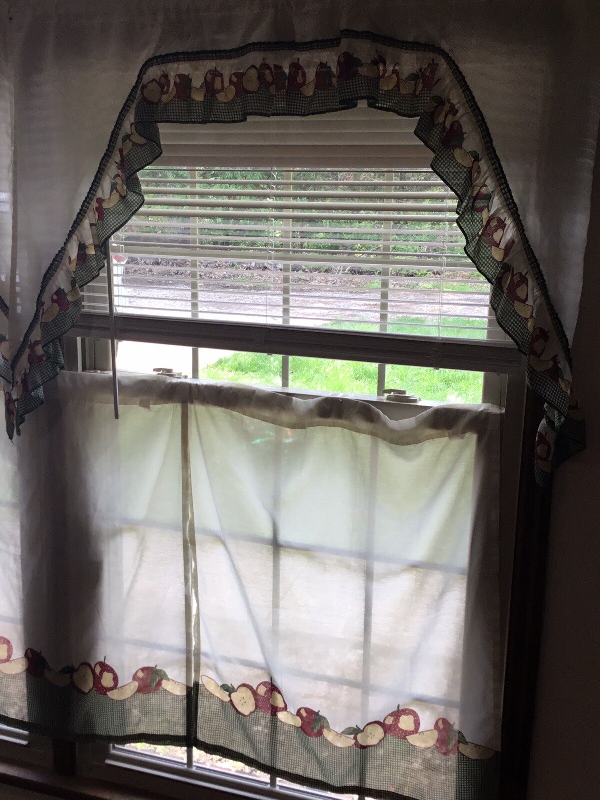 6 Piece Set Apple Curtains – 2 Valance 55×36, 4 Tier 29×36
