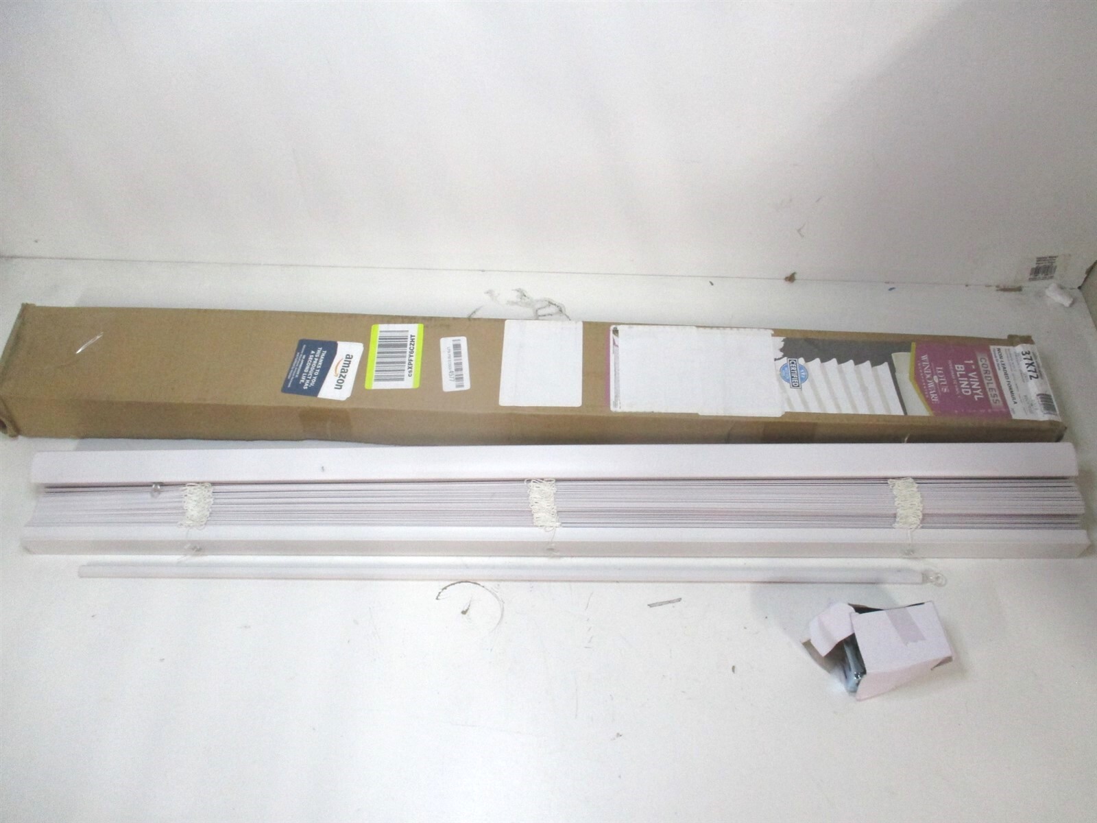 Lotus & Windoware (MLX3772WH) 37″ x 72″ White Cordless 1″ Vinyl Mini Blind