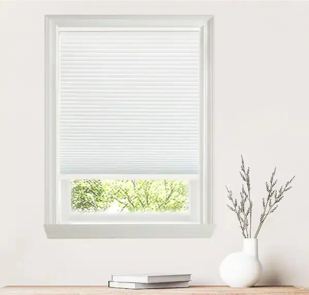 HOME DECORATORS’ CORDLESS CELLULAR SHADE SNOW DRIFT WHITE 34X72(ACTUAL33.625″)
