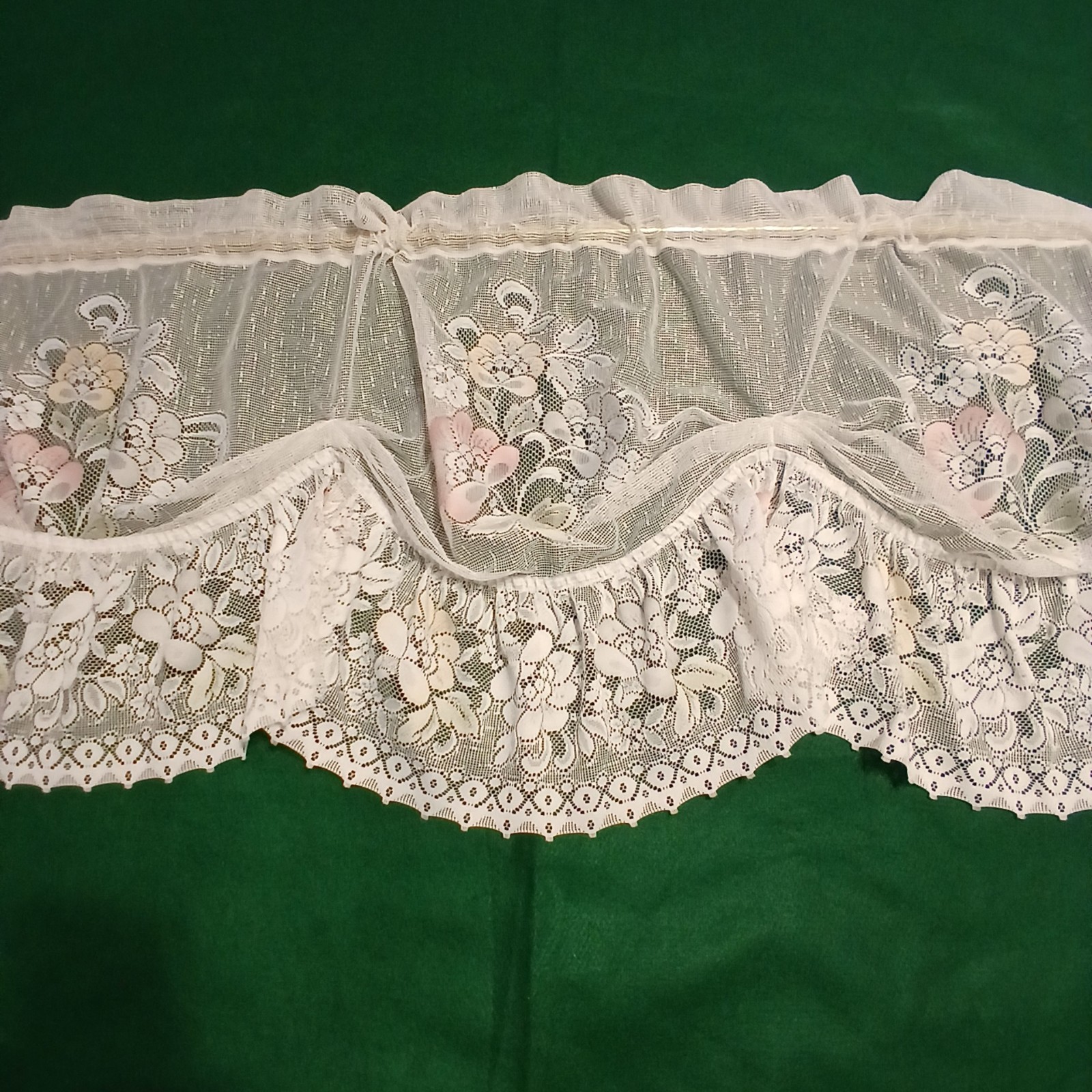 Vintage JC Penney White Lace Gathered Swag Scooped Valance Pastel 57″ wide Set 2