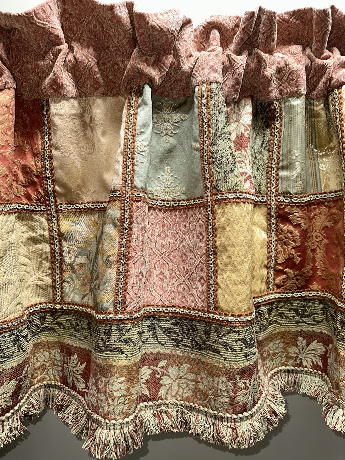 JCP PENNEY OPULENCE GALLERIA STYLE PATCHWORK CHENILLE VALANCE 23X80 Nice