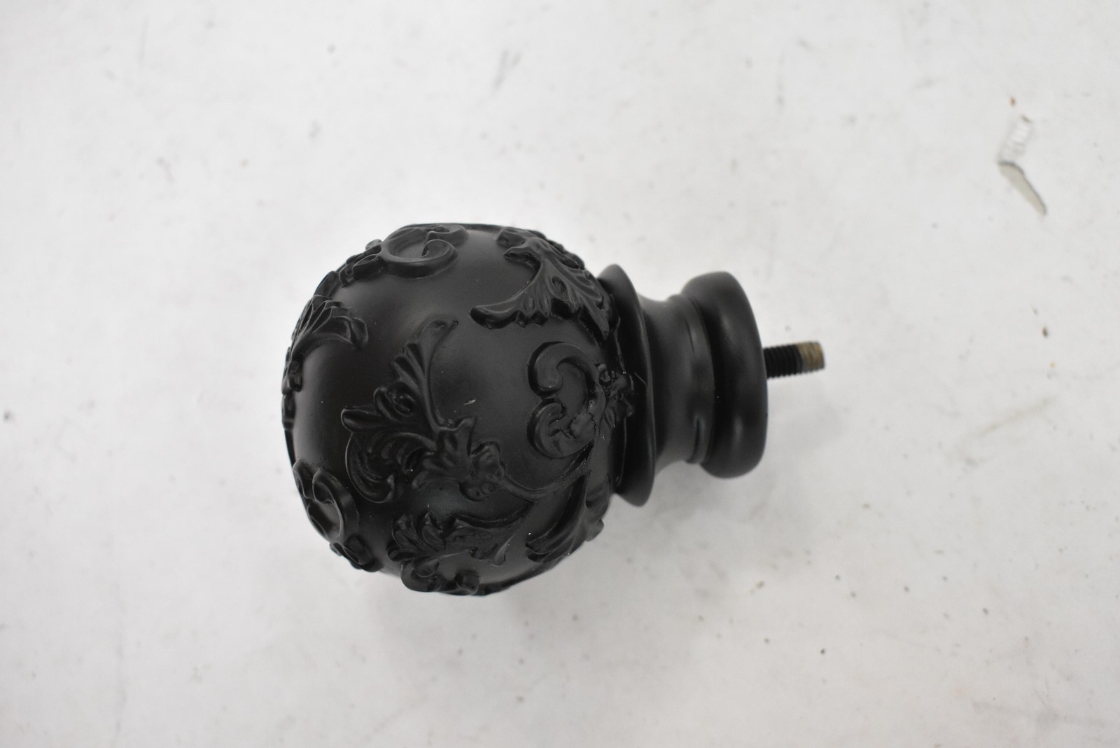 ER1015-03 3672 Finials Black Cast Aluminum 2 Pack Screw-On Vine 1 Inch