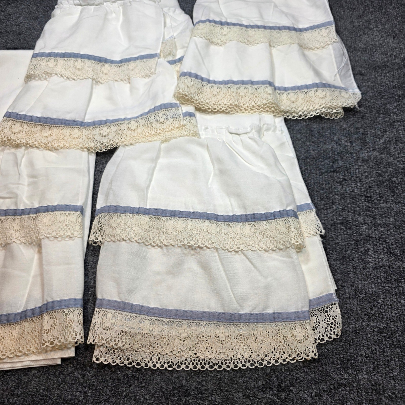 Vintage White Ruffled Cafe Curtains Lace Trim Blue Ribbon Made in USA 36×28 4pc