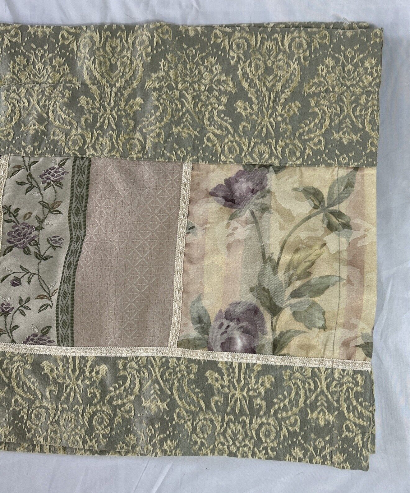 CROSCILL HOME Valance Patchwork Quilt/Tapestry Design 88″x17″ RN21857