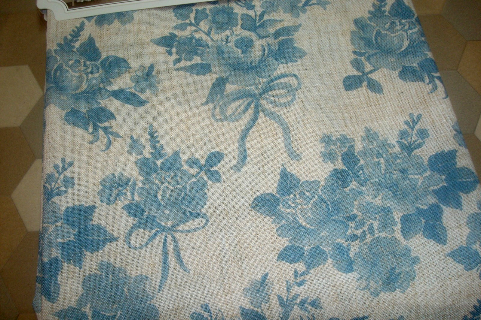 NWT Envogue 2 pc Window Curtain Panels Roses & Ribbons Floral Blue 84″ lg