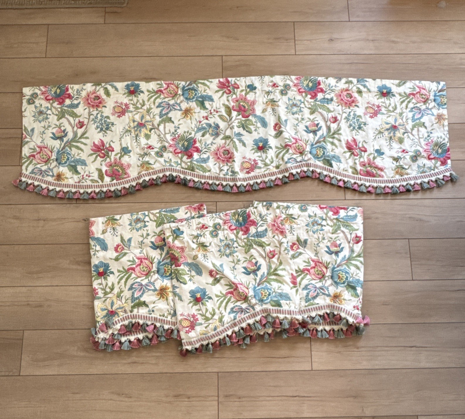 Biltmore Elizabethan Valance(s) Jacobean Floral 80” Scalloped Tassels SELECT QTY