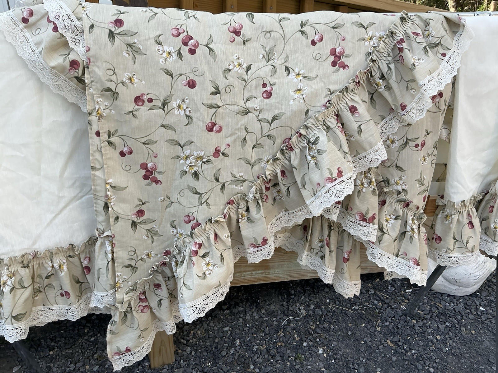 Cherries Natural Ruffled Cotton Washable (4) Panels (3 Complete) Valances A39