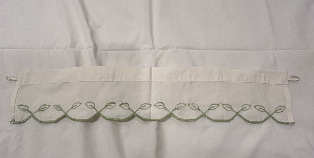 VTG Embroidered Scalloped Curtains Flowers Leaves with Tie Backs 70”x84” Spring