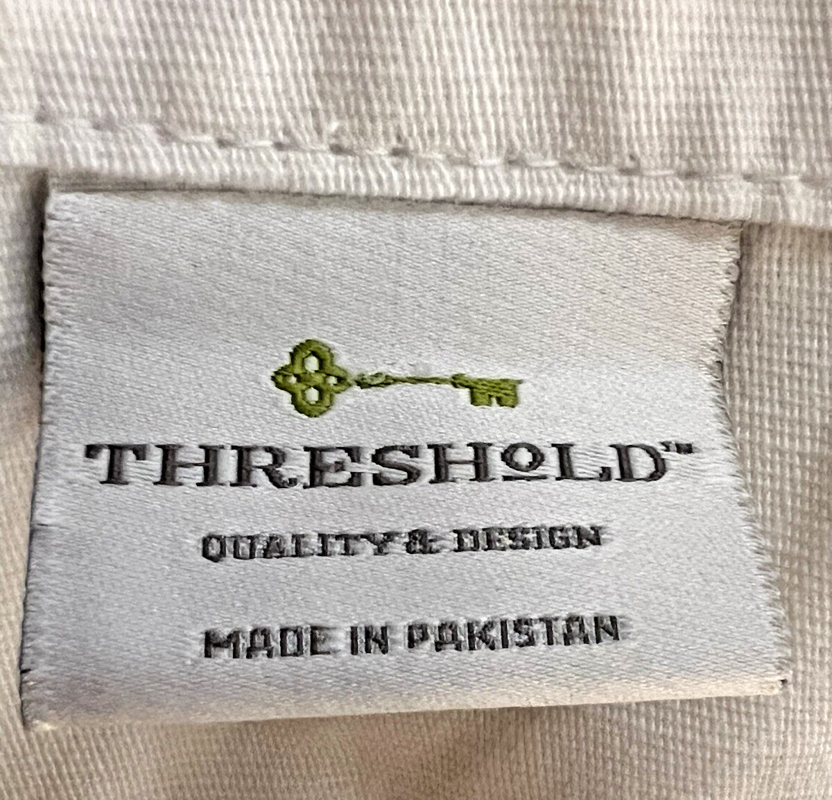 4 panels (2 pr) EUC white poly/cotton “Threshold” (Target brand) 81″Lx42″W each